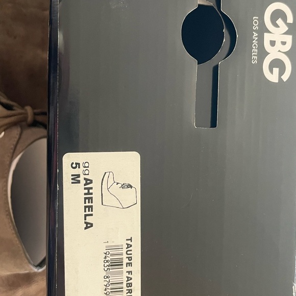 GBG Los Angeles Taupe Oxford Wedge Booties – Size 5M, 1” Platform, NIB - Picture 6 of 8